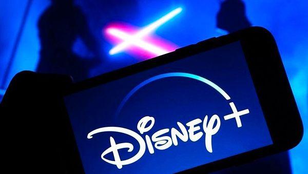 Milyonlarca kullanıcı tarafından merakla beklenen Disney Plus Türkiye platformu 14 Haziran itibariyle yayın hayatına başladı. Birbirinden heyecanlı yapımlarla kameralar karşısına geçecek olan Türk oyuncular dün akşam düzenlenen Disney + galasında boy gösterdi.