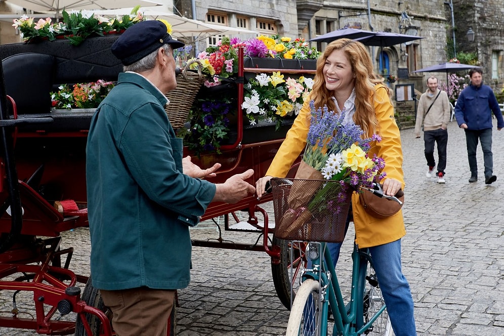 Hallmark’s ‘Moriah’s Lighthouse’ Presents More Drama and Romance from Rachelle Lefevre and Luke Macfarlane