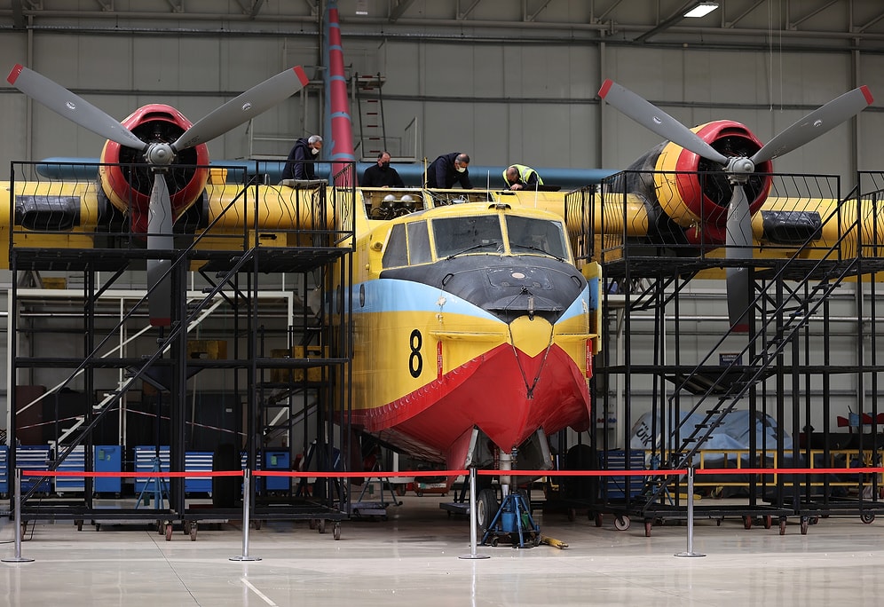 AKP'lilerin 'Antika' Dediği THK Uçakları Bakımdan Geçti...