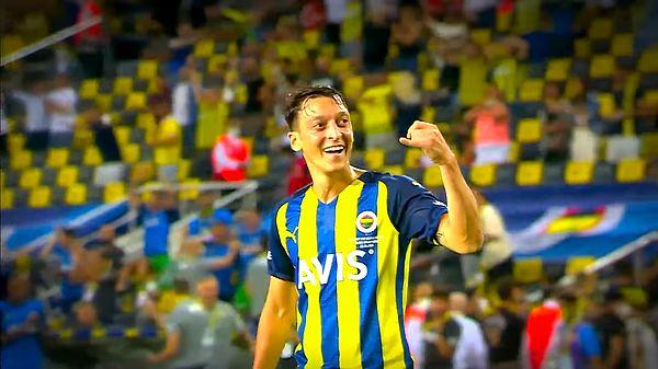 Espor dünyasına daha sıkı bir adım atmak Özil'in Fenerbahçe'den sonraki kariyer hedefi olabilir!