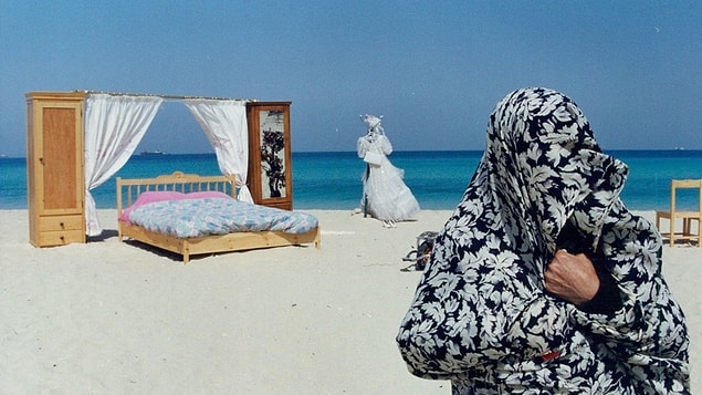 13. Roozi ke zan shodam (2000)