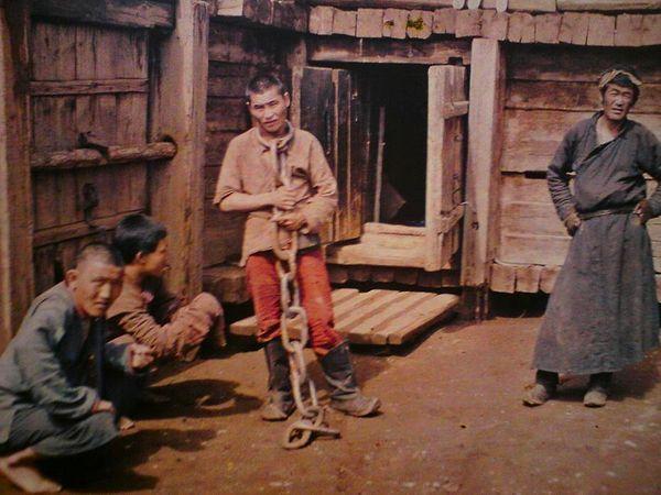 Ancak çekilen bu fotoğraf sayesinde Moğolistan'da böylesine bir işkence yönteminin varlığı dünyaya duyuruldu.