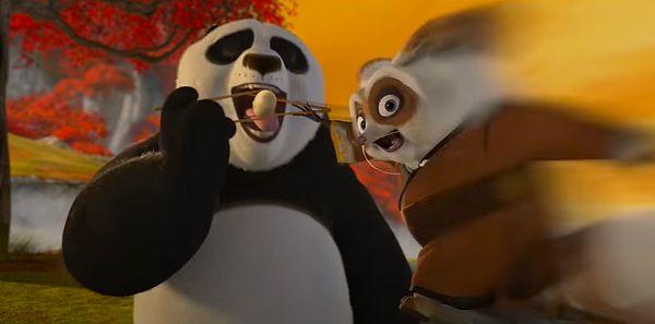1. Ve son olarak, eğer doğru zamanda durdurursanız, Kung Fu Panda filminde, Shifu'nun Po'yu eğitirken onun böreğini çaldığını görebilirsiniz.