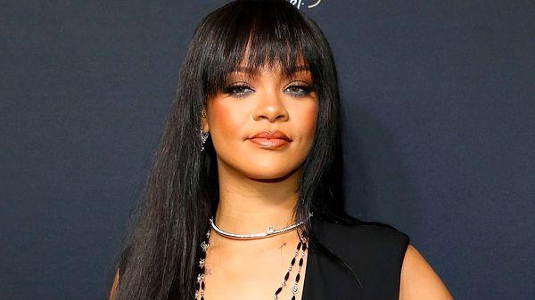 3. Rihanna, soyadını dev bir kozmetik imparatorluğuna dönüştürdü. Doğum adı Robyn Rihanna Fenty.