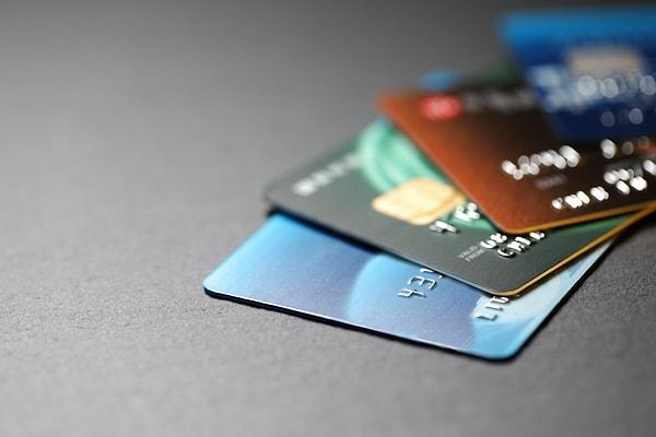 Kredi kartları dünyada hangi yıl kullanılmaya başlanmıştır?