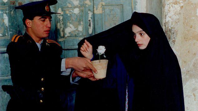 7. Ekmek ve Çiçek (Nun va Goldoon, 1996)