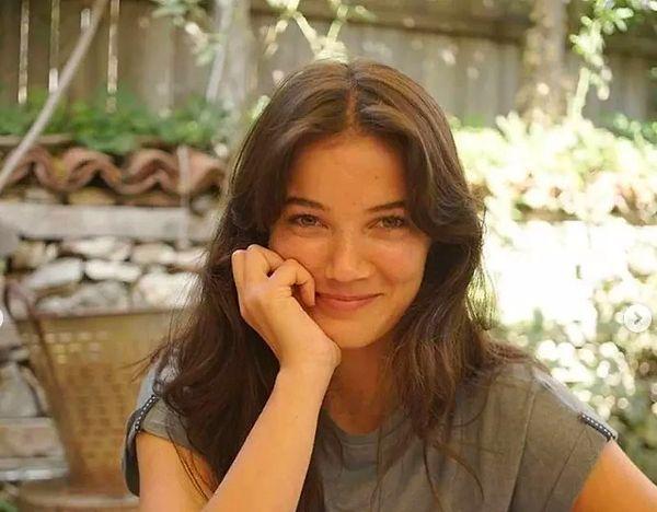Doğal güzelliği ve başarılı oyunculuğu ile son dönemlerin en çok konuşulan isimleri arasında yerini alan Pınar Deniz, Yargı dizisinin sezon finali yapması ile tatile çıktı.