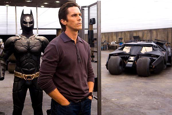 2005 yılında izleyici karşısına çıkan Batman Başlıyor (Batman Begins) filmiyle birlikte, Bale bu zamanda kadarki en sevilen 'Bruce Wayne/Batman' karakteri olmayı başardı.