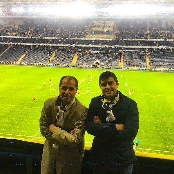 Fenerbahçe'ye sevdalanan Engin Akkaya artık gülemiyor, ağlayamıyordu. Bu da yetmedi, cisimleri de artık çift görmeye başladı.