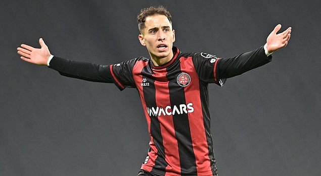 Bu sezon Fatih Karagümrük'teki performansıyla göz dolduran 24 yaşındaki yıldız isim Emre Mor, Fenerbahçe'ye transfer oldu.
