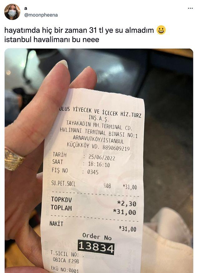 İstanbul Havalimanı'nda yiyecek ve içeceklerin normale göre daha yüksek fiyatlara sahip olduğu bilinse de son görüntüler neredeyse herkesi isyan ettirdi. İstanbul Havalimanı'nda bir su 31 TL.