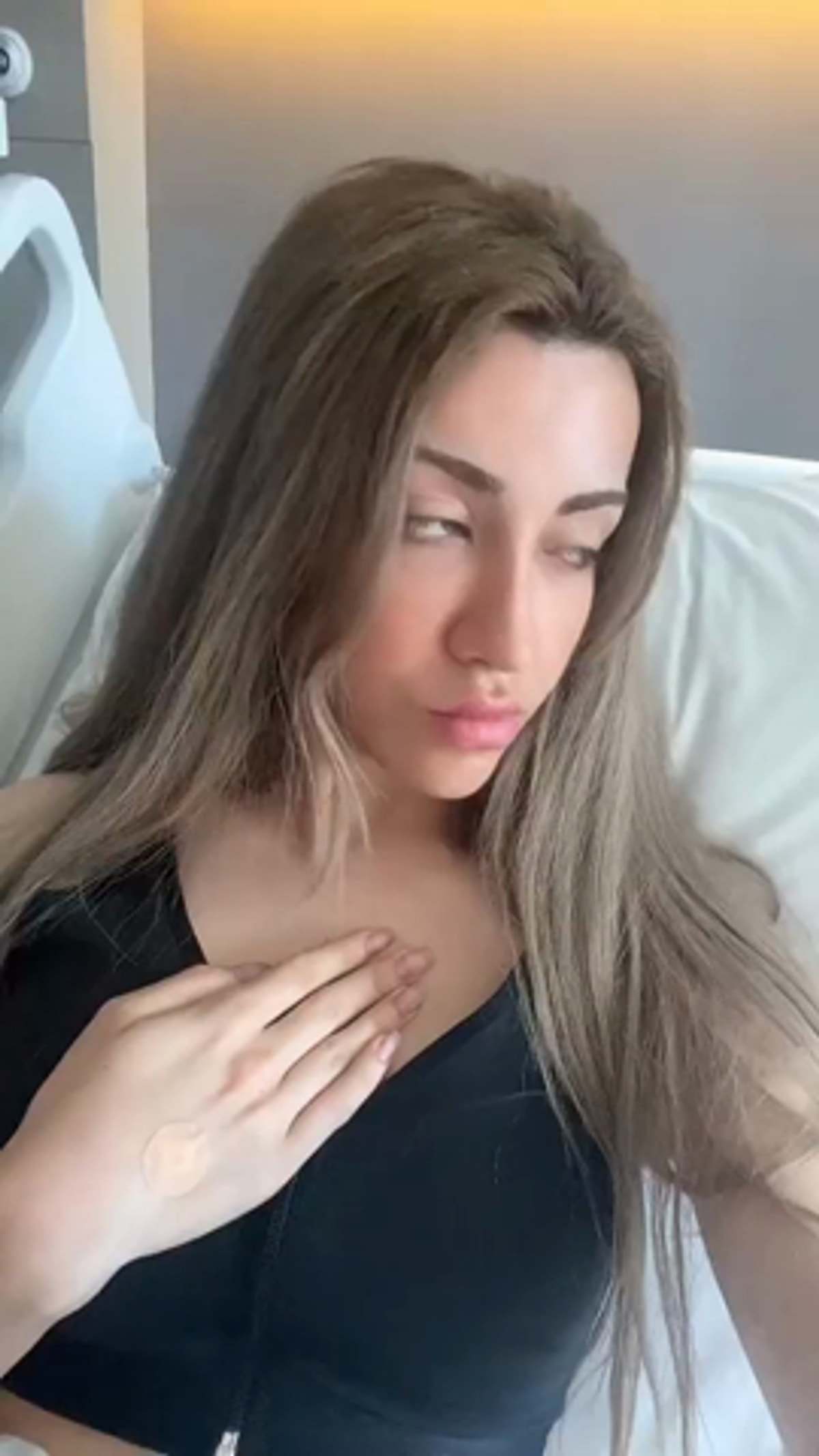 TikTok Fenomeni Mika Raun Yaptırdığı Sayısız Estetiklerine Yenisini Ekledi:  Göğüs ve Popo Ameliyatı Oldu!