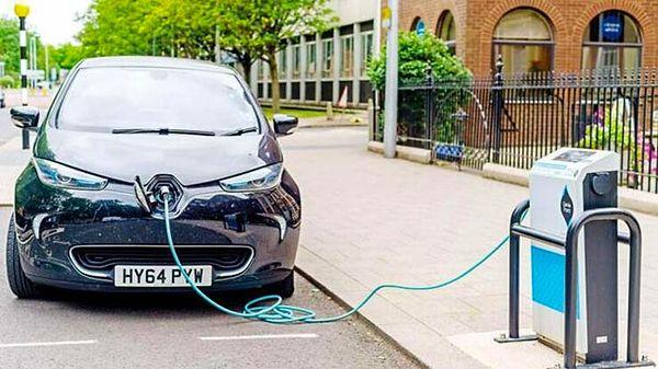Elektrikli otomobillere uygulanan ÖTV oranının düşürülmesi için bir yasa teklifi meclise sunulmuştu.