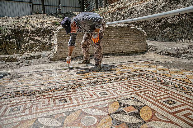 Hatay'daki İnşaat Kazısında Roma Dönemine Ait Villa Kalıntısı Bulundu