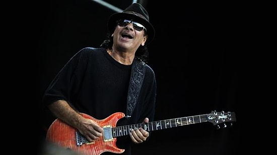 Carlos Santana Sahnede Fenalaştı: 'Seyircilerden Dua Etmeleri İstendi'