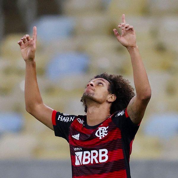 12. Fenerbahçe, Willian Arao için Flamengo'ya teklifte bulundu.