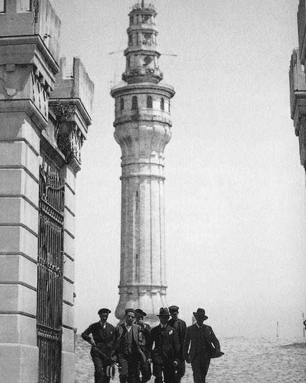 11. Beyazıt Kulesi, İstanbul, 1920.