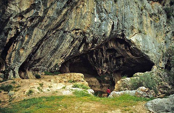 3-Döşemealtı Karain Mağarası