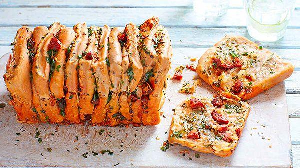 12. Bir tür sosisli ekmek olan "chorizo bread" Portekiz'in tercihi!