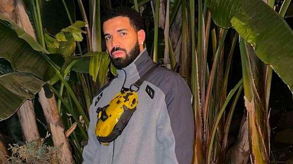 Ortaklık imzaladığı bahis sitesi ile canlı yayında kumar oynayan Drake, 27 milyon dolar bütçeyle başladığı oyunda yaklaşık 1 saat içinde bütün parasını kaybetti...