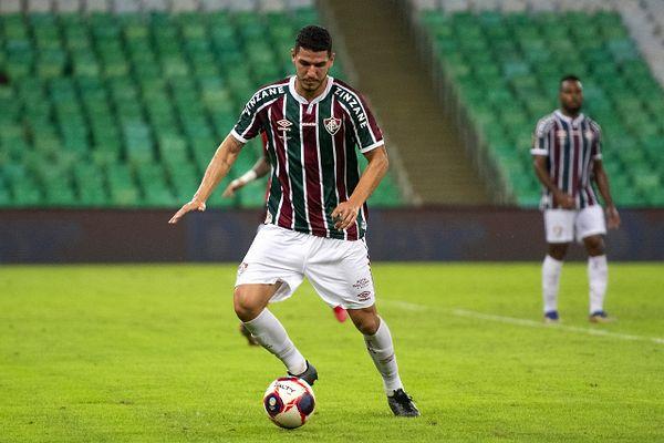 1. Fenerbahçe, Fluminense’nin kaptanı Brezilyalı stoper Nino için resmi teklifte bulundu.