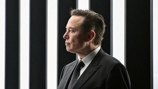 Musk'ın çalkantılı özel hayatı bugün de manşetlerden düşmeyecek gibi! Wall Street Journal'ın yaptığı son habere göre Elon Musk'ın aşk işleri bir evliliğin bitmesine sebep oldu!