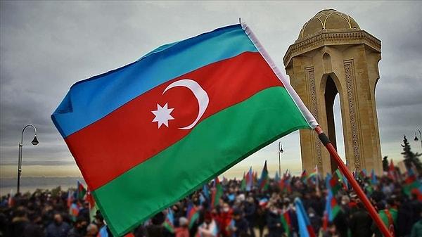 41. Neredeyse çoğu insanın "Azarbaycan" şeklinde söylediği ülkenin doğru telaffuzu "Azerbaycan" şeklindedir.