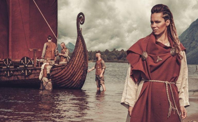 Viking kadınları ve erkekleri kişisel hijyene çok önem veriyorlardı. Düzenli olarak banyo yapıp, saçlarını tarıyor ve kıyafetlerini değiştiriyorlardı.