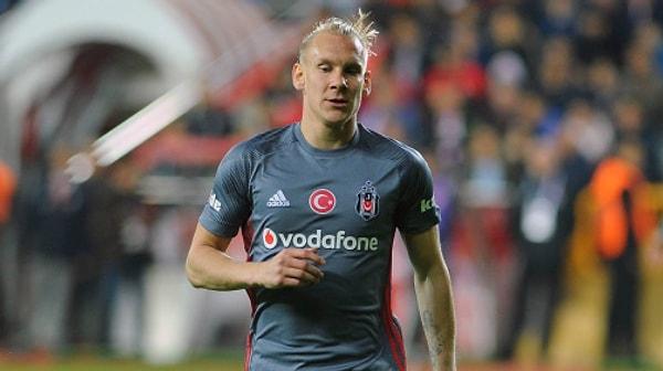 1. Beşiktaş ile yeni sözleşme imzalamayan ve takımdan ayrılan Domagoj Vida'nın Yunan ekibi AEK ile anlaştığı iddia edildi.