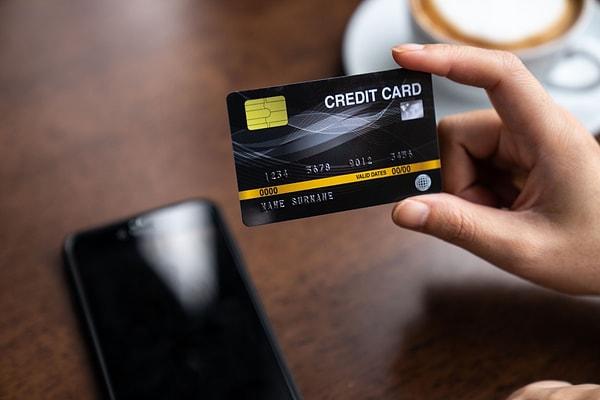 Nakit avans çekebilmek için öncelikle kredi kartında yeterli limitin olması gerekir.