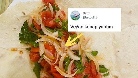 Domatesli Söğüşü Lavaşa Sarıp Vegan Kebap Yaptığını İddia Eden Kullanıcı Sosyal Medyanın Diline Düştü