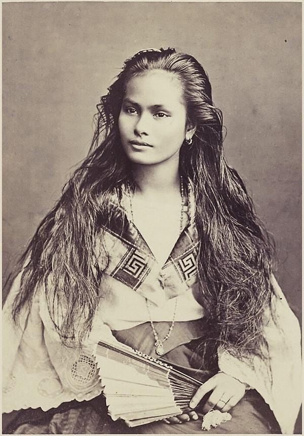 7. Francisco Van Camp'ın 1875 yılında çektiği Filipinli/Çinli bir kadının portresi.