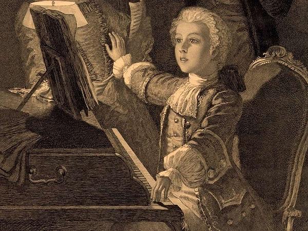 Mozart ilk bestesini kaç yaşında yapmıştır?
