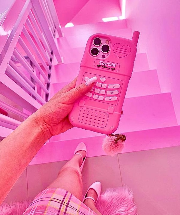 Бруна была популярна еще до того, как открыла свой дом для Барби, но благодаря проекту ее популярность возросла еще больше.