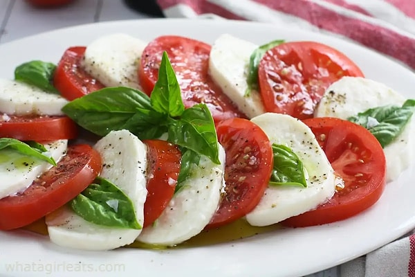 Caprese Salatası Tarifi