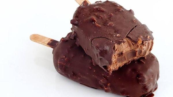 3. Çikolatadan vazgeçemeyenlere: Kakaolu ve Muzlu Magnum