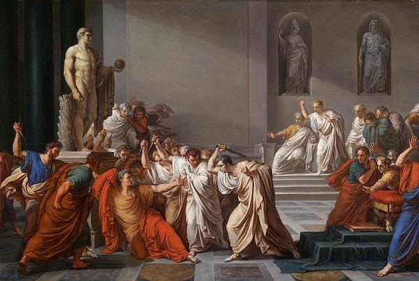 42. Julius Caesar kel olmaktan o kadar hoşlanmazdı ki, kimsenin onun kelini görmemesi için insanların onun üstünde durmasını yasakladı.