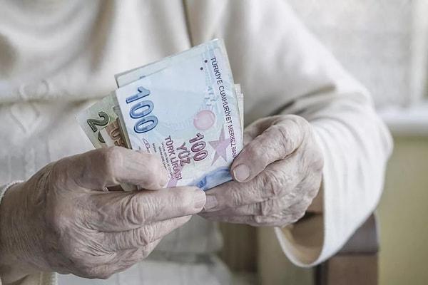 Son günlerde gündemden emeklilere banka promosyonları düşmüyor.