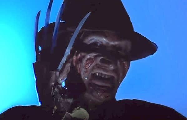 13. Ve son olarak Freddy Krueger efsanesinden bahsetmezsek olmaz! 'Elm Sokağında Kabus' filmiyle birlikte kötü karakter kavramını baştan yazmış ve korku türüne yepyeni bir tat katmıştır.