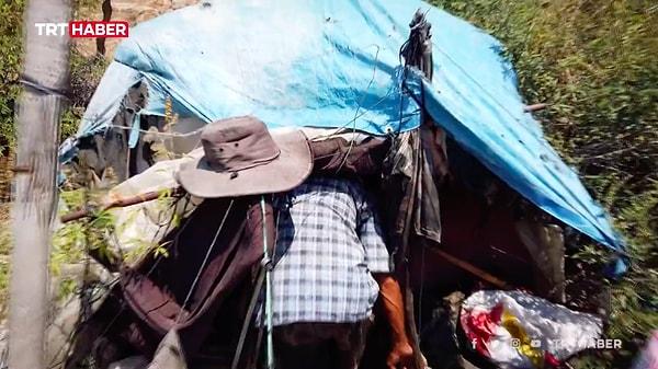 77 yaşındaki Osman amcayla tanışın! Osman Demir, hayatının son 7 yılını ormanlık alanda bu çadırın içinde geçiriyor.