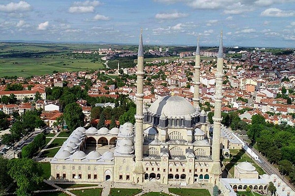 1. Mimar Sinan'ın ustalık eseri Selimiye Camii'yi keşfedin.