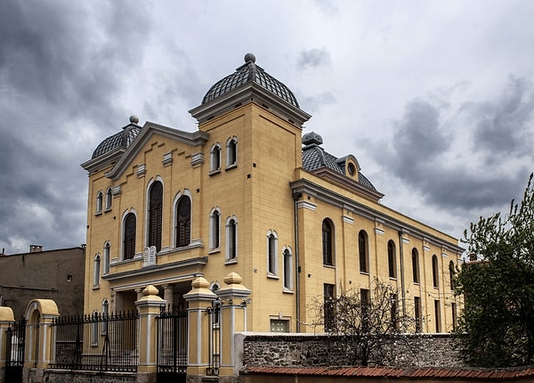 9. Avrupa'nın en büyük ikinci sinagogu olan Edirne Büyük Sinagogu'nu ziyaret edin.