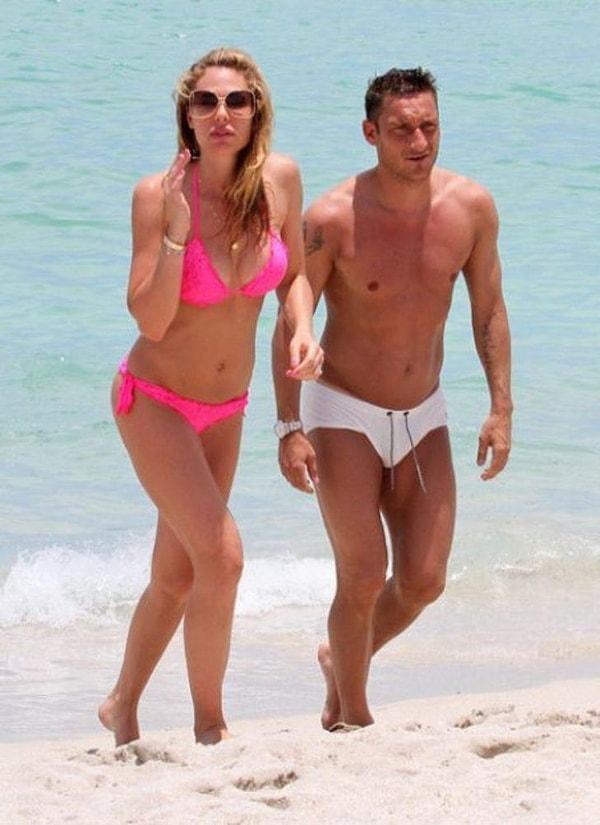 İtalyan model Ilary Bilasi'nin 20 yıllık eşi Totti'yi kişisel antrenörüyle aldattığı iddia edildi.