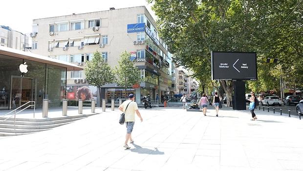 Bağdat Caddesi Apple Mağazasının Önündeki Dijital Billboard'a Samsung Dokunuşu Çok Konuşuldu