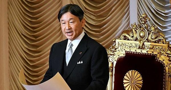 18. Akihito'nun yüzlerce yıllık geleneği bozarak kendi isteğiyle tahttan inmesinin ardından, oğlu Naruhito 1 Mayıs 2019 tarihinde tahta geçti ve Japonya için yeni bir tarihi dönem başlamış oldu: Reiwa.