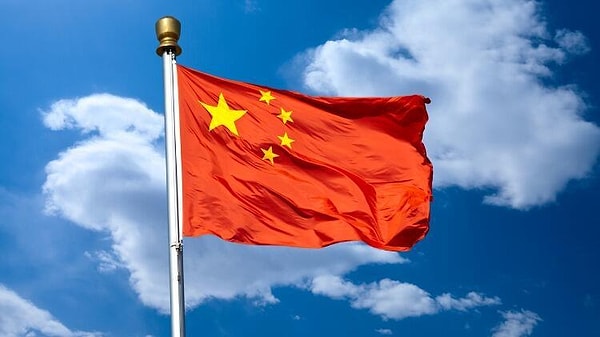 6. Bayrağında sarı kırmızı renkleri ilk kullanan ülke Çin'dir.