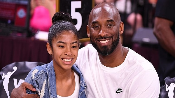 2020 yılında bir helikopter kazasında hayatını kaybeden ünlü basketbolcu Kobe Bryant ve kızı Gianna Bryant tüm dünyayı yasa boğmuştu...