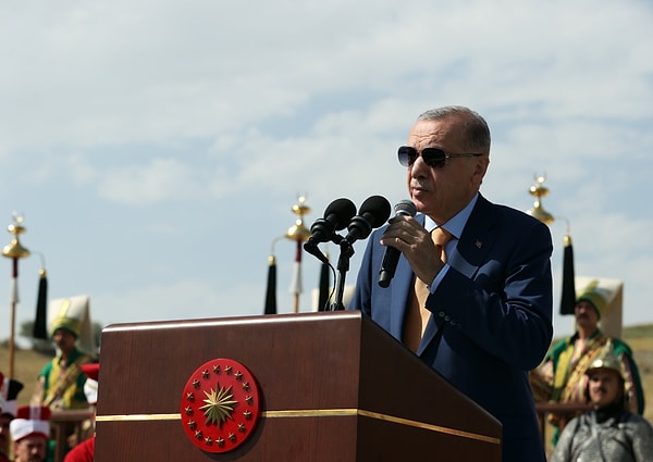 Cumhurbaşkanı Recep Tayyip Erdoğan, Malazgirt Milli Parkı'nda düzenlenecek Malazgirt Zaferi'nin 951'inci Yıl Dönümü Programı'na katılacak (10.00).