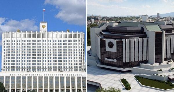 Her ikisi de 1981'de tamamlanan Moskova'daki Sovyetler Evi ve Bulgaristan'daki Ulusal Kültür Sarayı, Stalin sonrası Sovyet mimarisinin yüksekliğini temsil ediyor.
