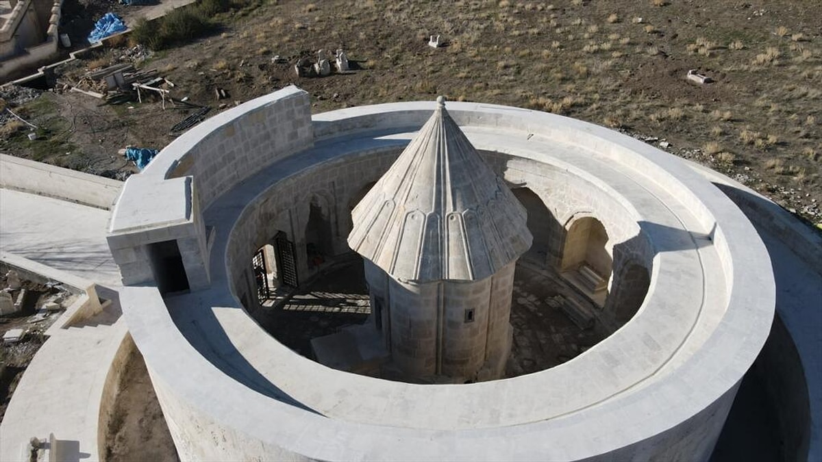 Erzincan Girlevik Şelalesi